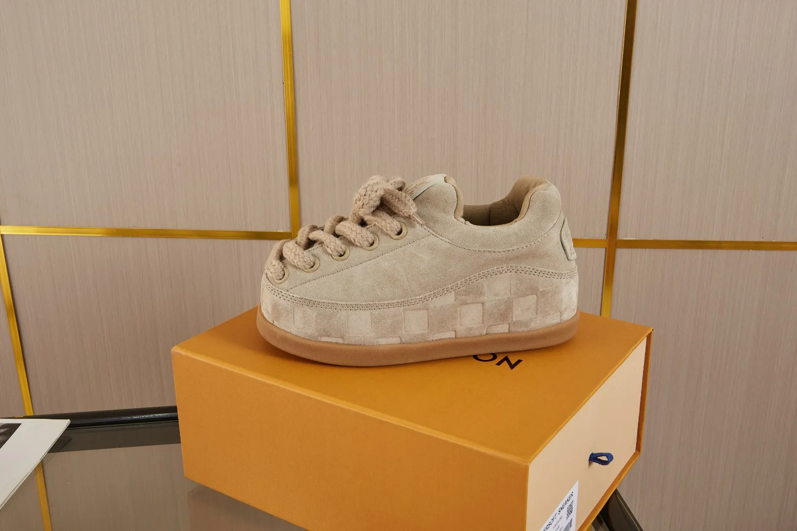 💰💰💰 660 hot style 🆕🆕🆕𝙇𝙑🔥New models are on the shelves🔥 Louis Vuitton 25ss, LV co-branded nigo YETI Fat Ding is ugly and cute, many Internet celebrities have put it on the show, a classic and versatile item. Fabric: imported high mercerized cowhide suede. Lining: High-grade elastic mesh, original molded outsole. Size: women's clothing, 35-41 (customized for women's 40 and 41), men's clothing 39-46 (customized for 45-46)